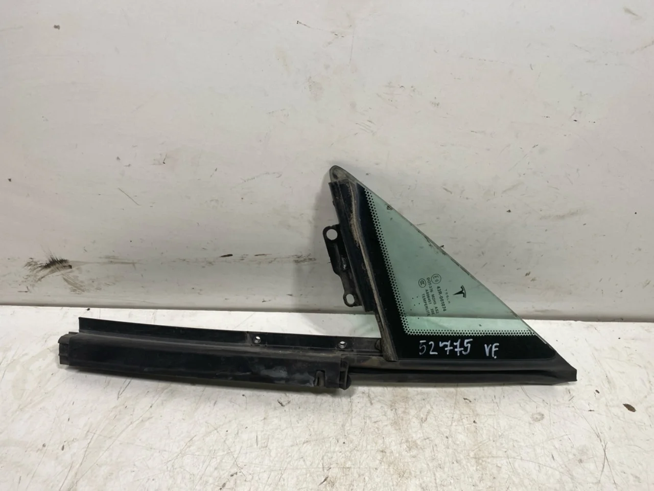 Tesla MODEL S 2013- Door glass, 4-door, front left