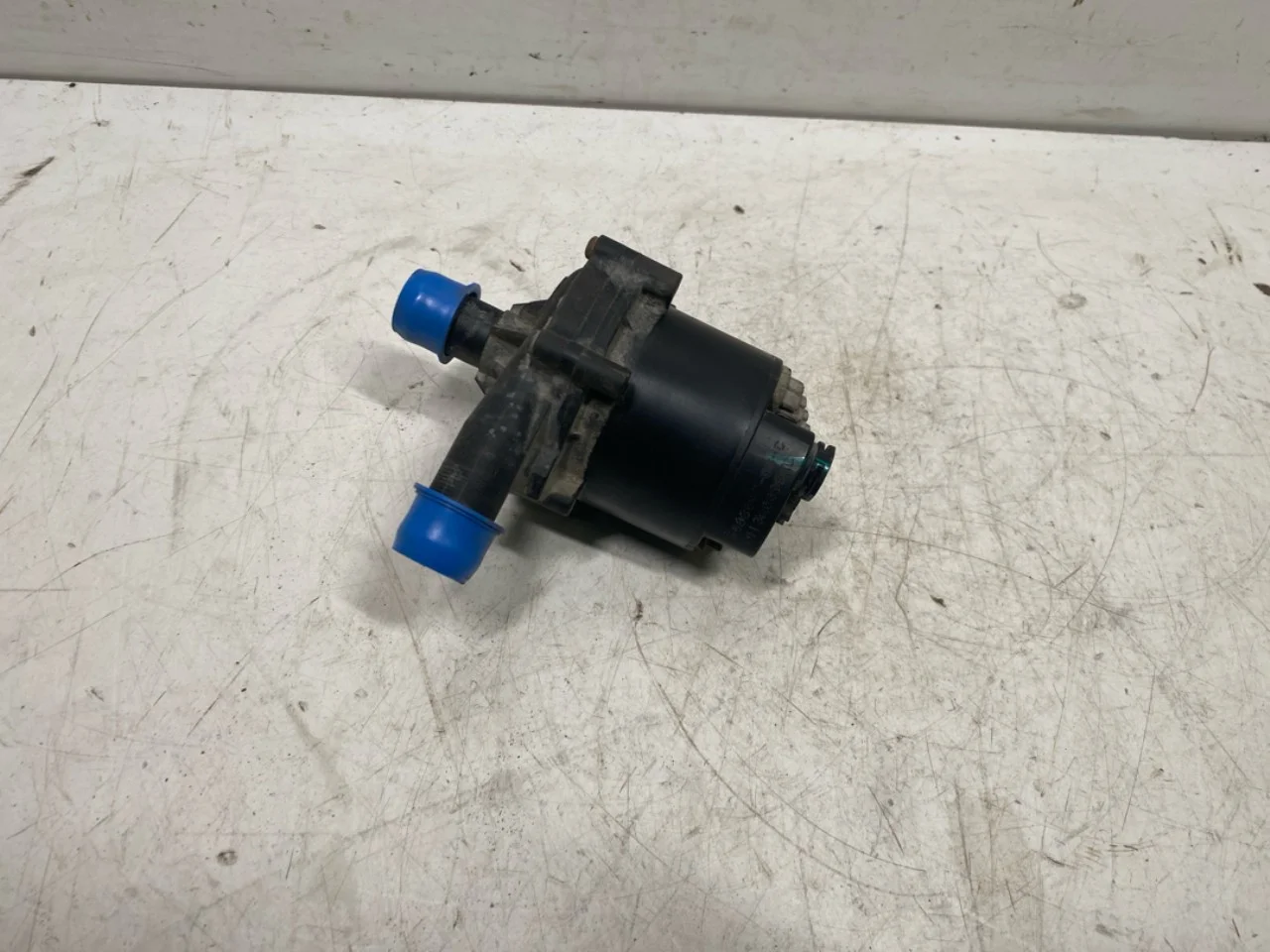 Tesla MODEL S 2013- Circulation pump