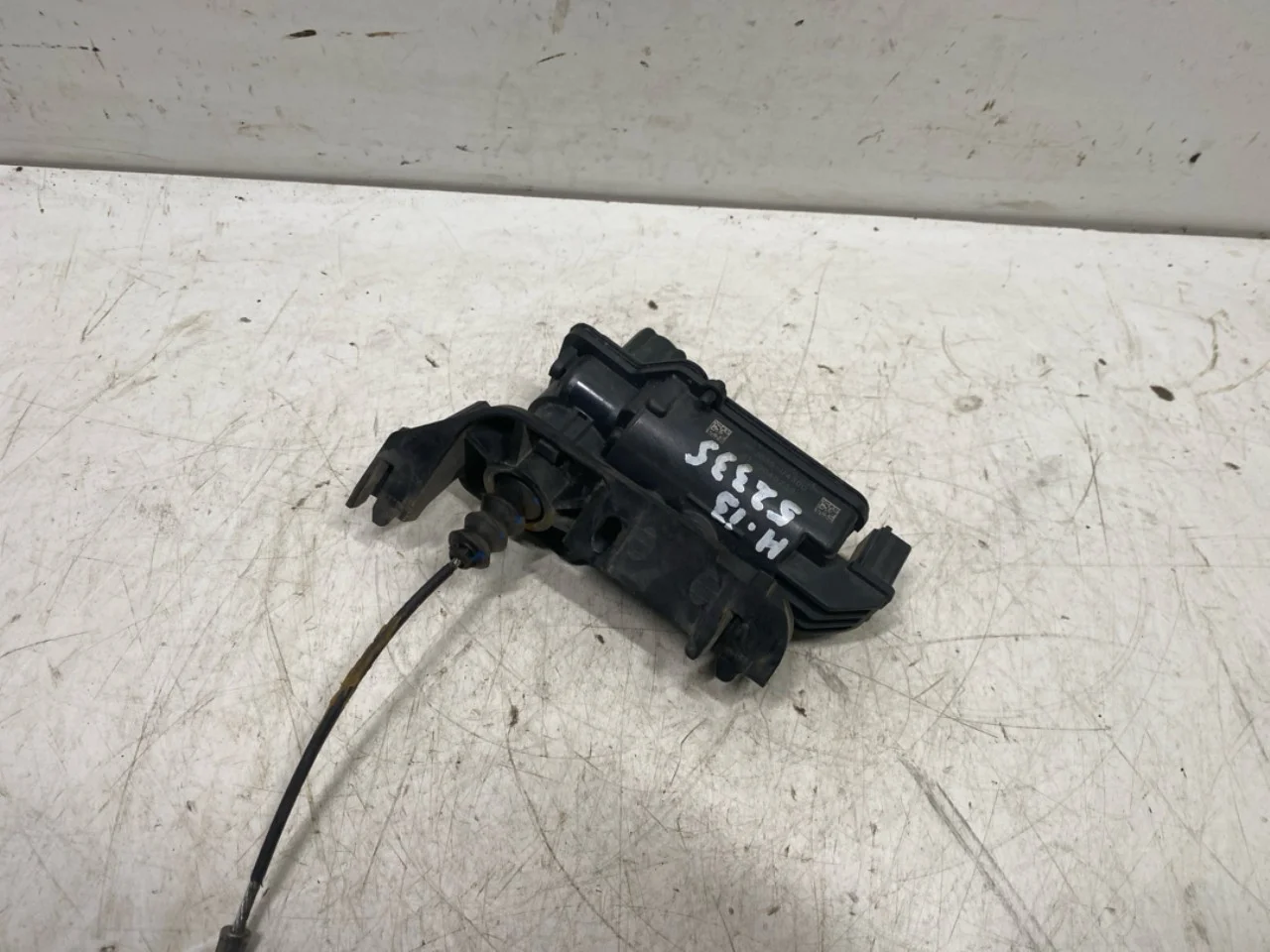 Fiat 500E 2020- Parking brake motor unit view 2