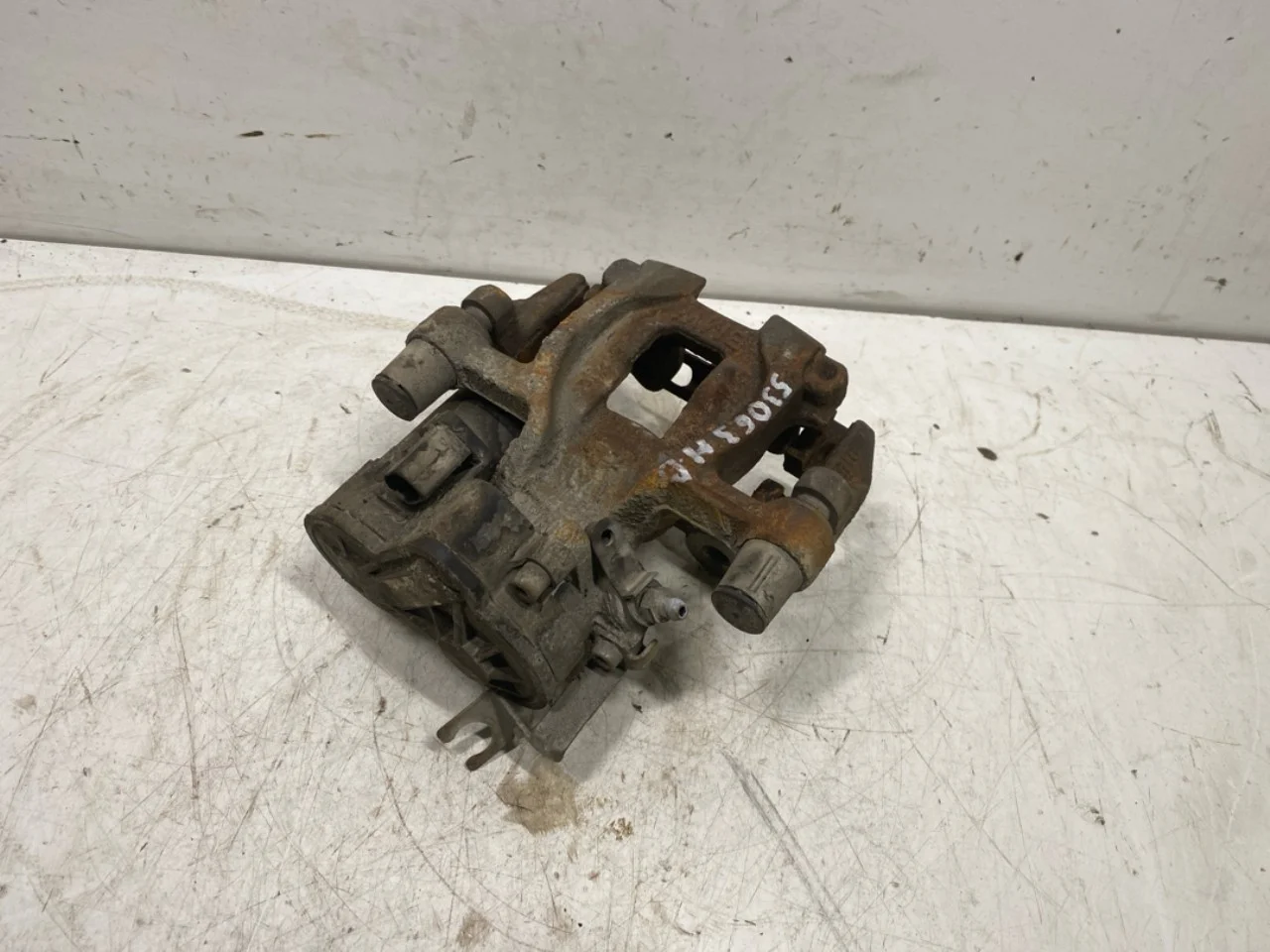 BMW I3 I01 2013-22 Rear right brake caliper view 2