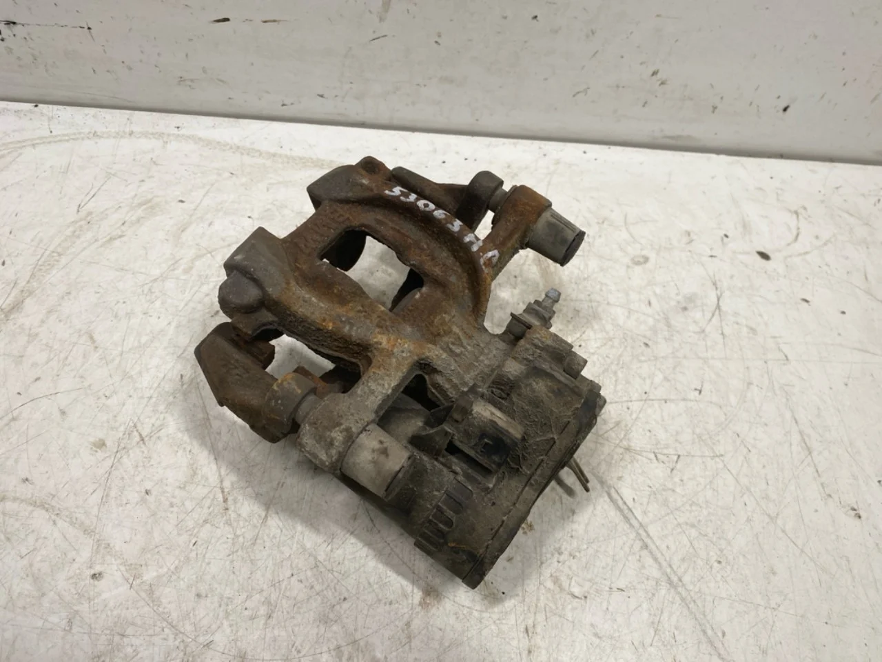 BMW I3 I01 2013-22 Rear right brake caliper view 3