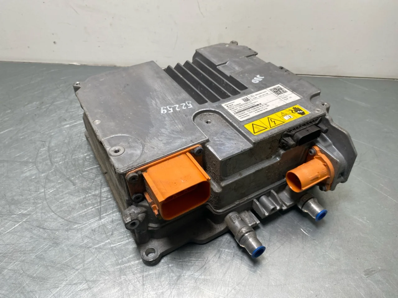Mercedes EQB X243 2022- Battery charger