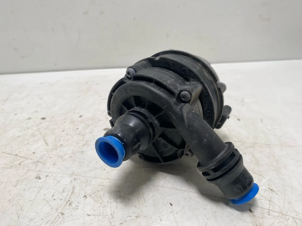 Mercedes EQB X243 2022- Circulation pump