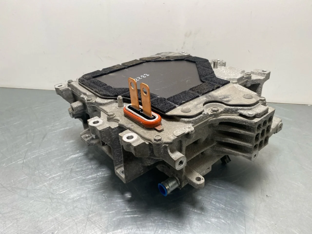 Nissan LEAF 2017-24 Inverter, 12-220V view 2