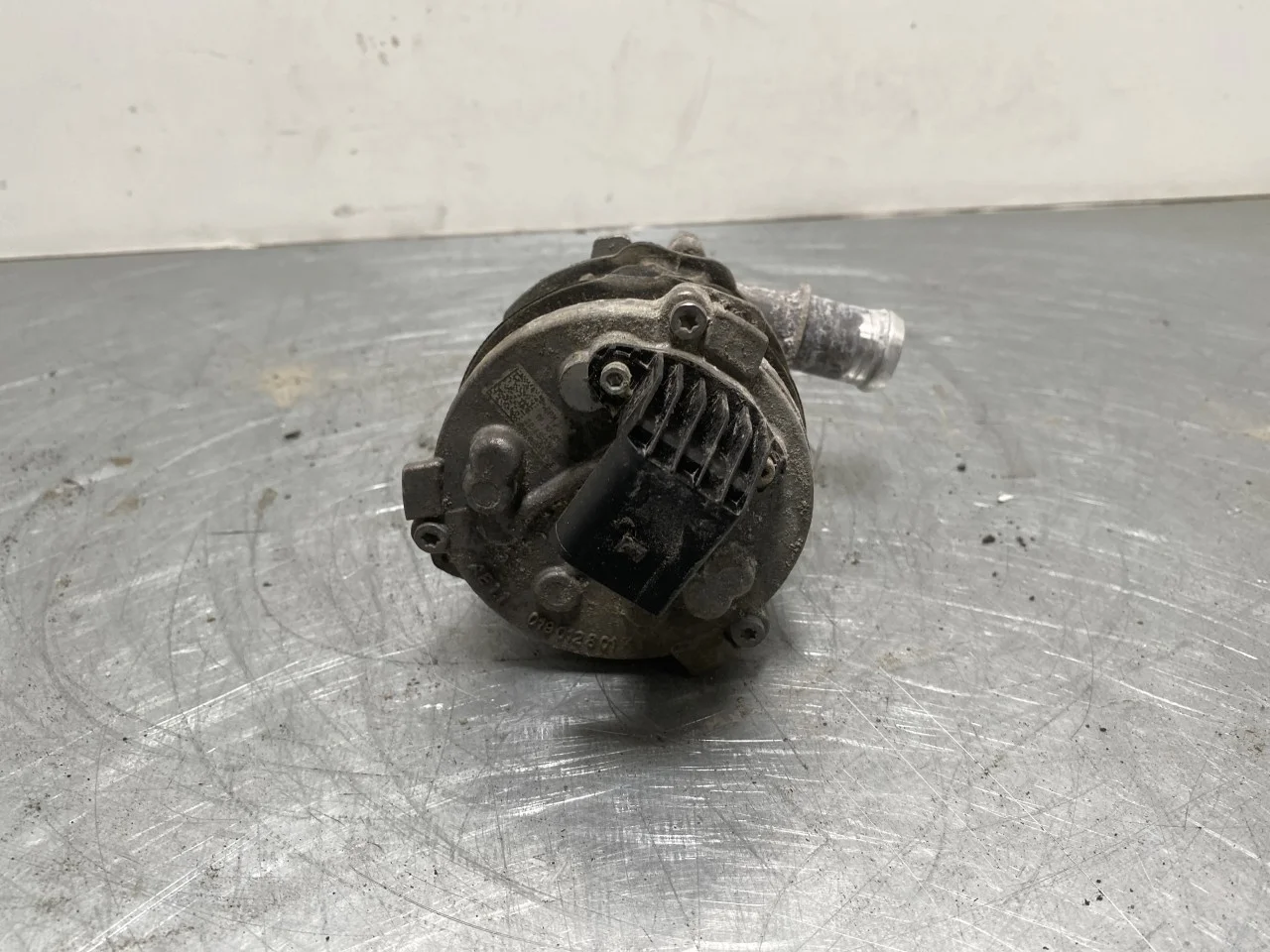 Porsche TAYCAN 2020- Circulation pump view 2