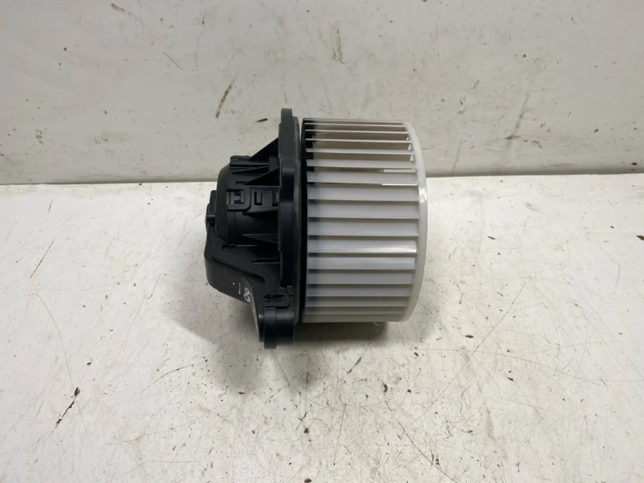 Tesla MODEL S 2013- Fűtésventilátor motor nézet 2