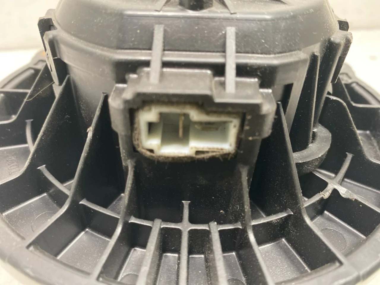 Tesla MODEL S 2013- Fűtésventilátor motor nézet 4
