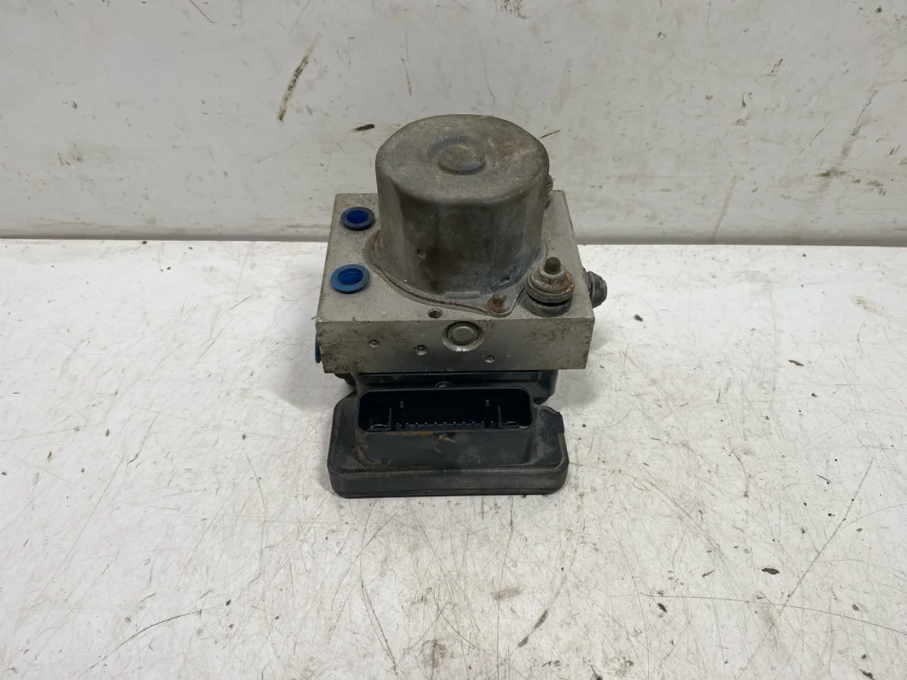 Tesla MODEL S 2013- ABS hydraulic unit