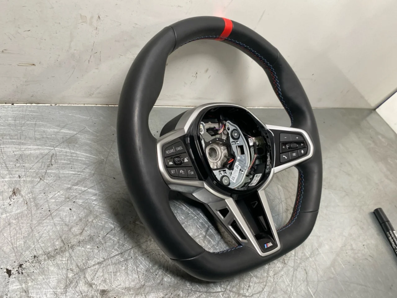 BMW I4 G26 2021-> Steering wheel view 3