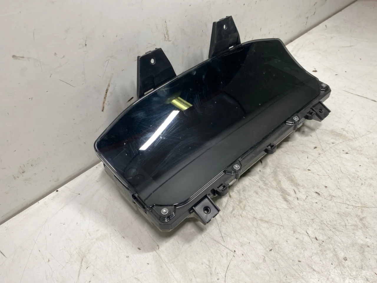 Jaguar I-PACE 2018- Instrument cluster assembly view 2