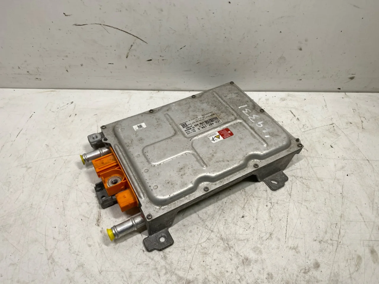 Cupra BORN 2022- Voltage converter, battery view 2