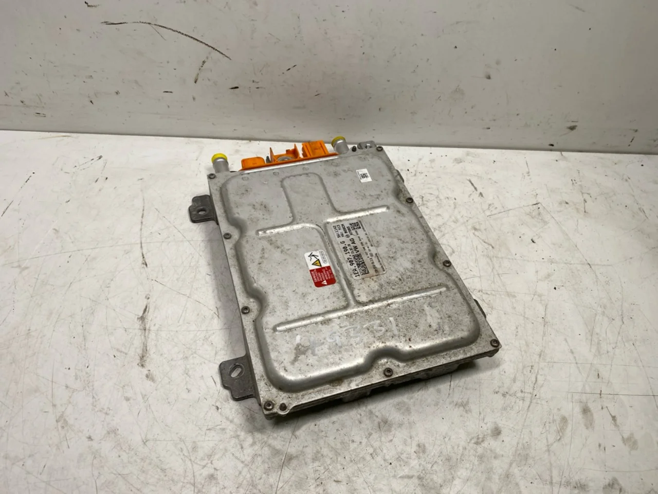 Cupra BORN 2022- Voltage converter, battery view 3