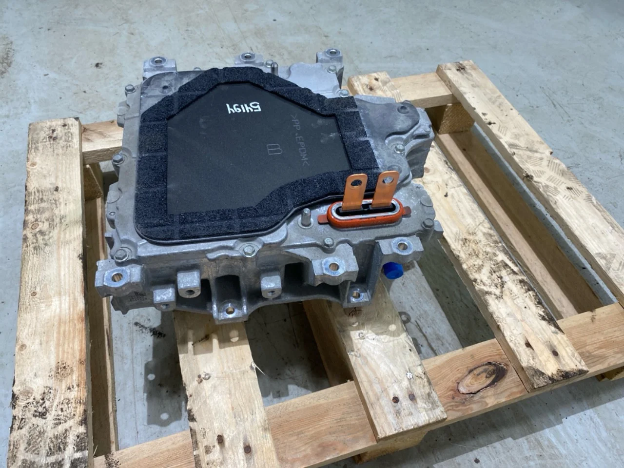 Nissan LEAF 2017-24 Inverter, 12-220V vedere 4