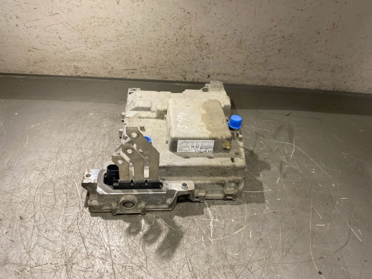 Volkswagen ID.4 2021- Invertor, 12-220V vedere 3