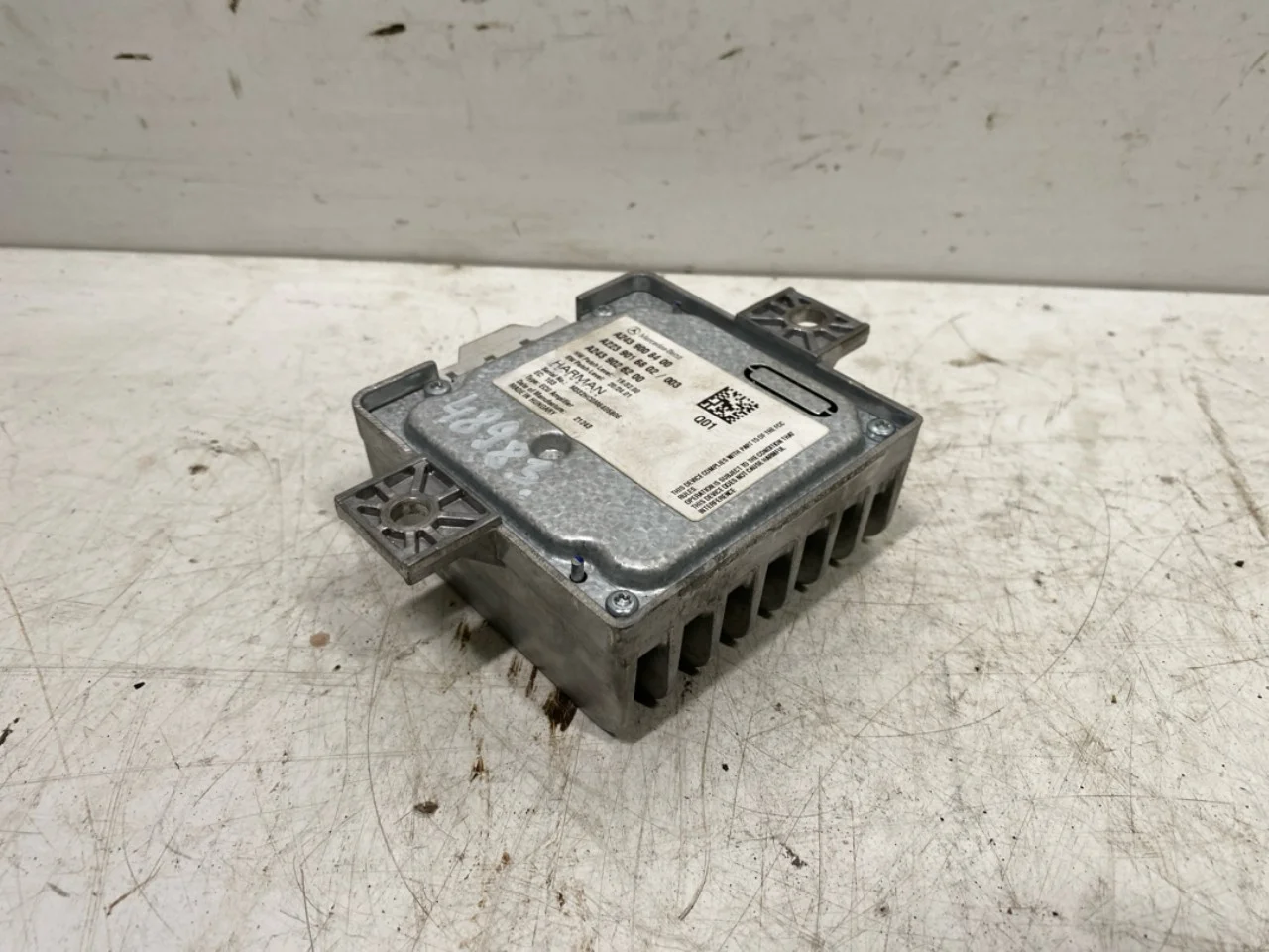 Mercedes EQA H243 2021- Amplificator radio / hi-fi vedere 2