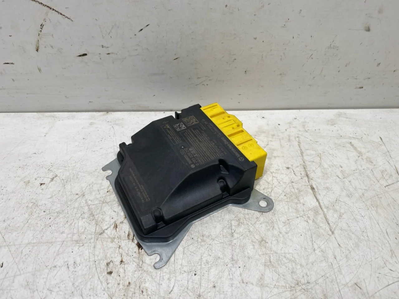 Mercedes EQA H243 2021- Airbag control unit view 3