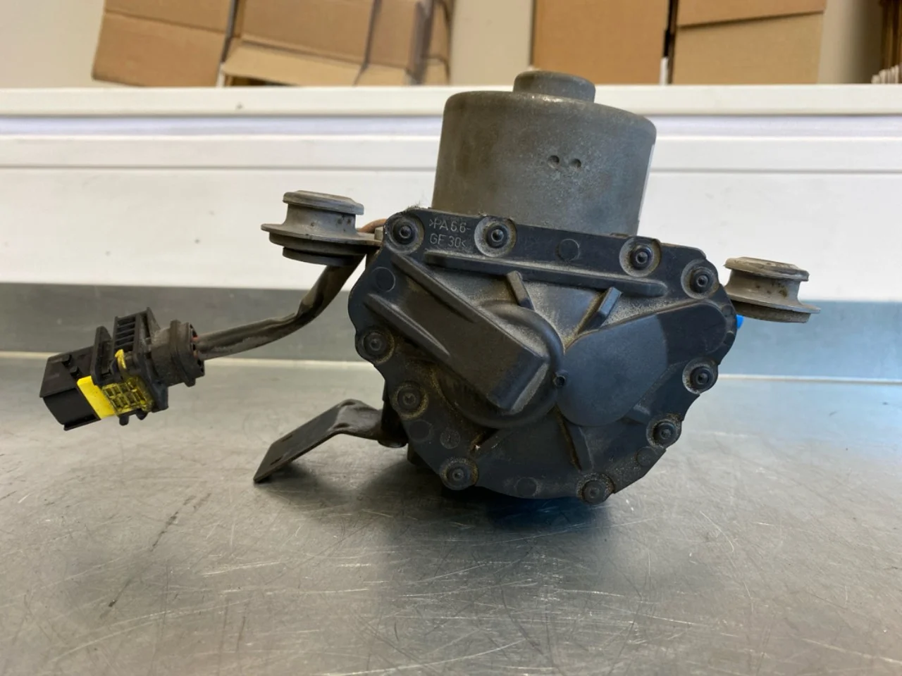 Mercedes B 180-200 W246/W242 2012-19 Pompă de vacuum vedere 3