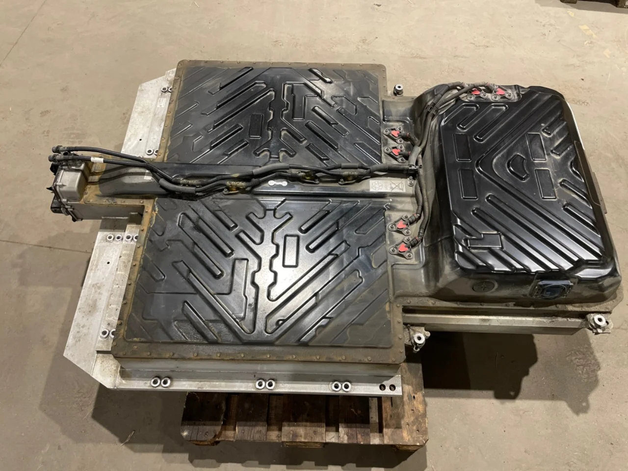 Mercedes EQA H243 2021- High-voltage battery view 3