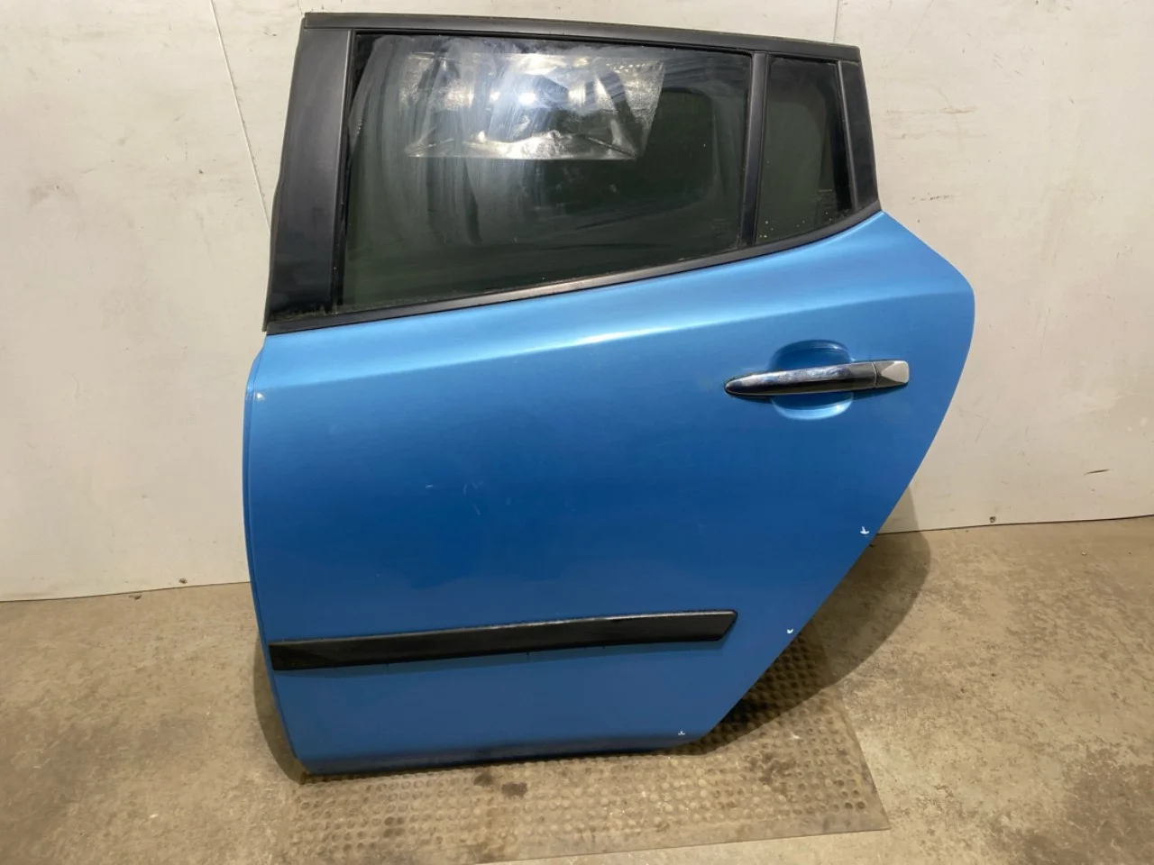 Nissan LEAF 2011-17 Rear left door, 4-door