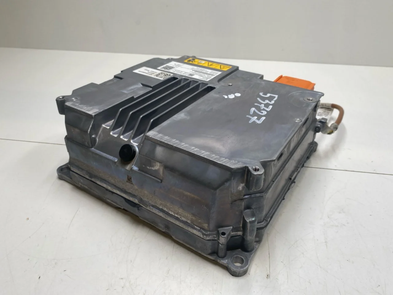 Mercedes EQA H243 2021- Încărcător baterie vedere 2