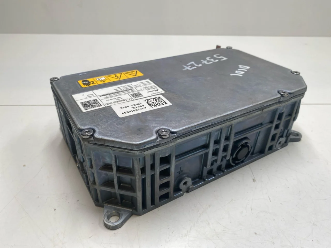 Mercedes EQA H243 2021- Convertor de tensiune, baterie vedere 3