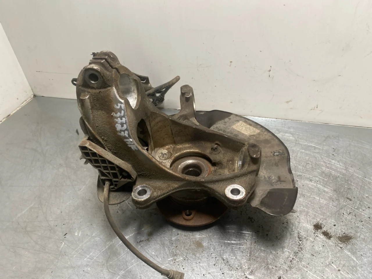 Mercedes EQA H243 2021- Fuzetă față dreapta vedere 2