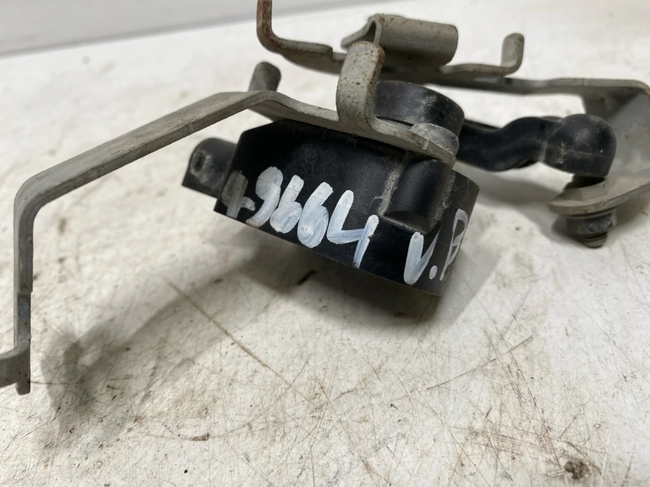 Polestar 2 2020- Level control / air suspension sensor view 2