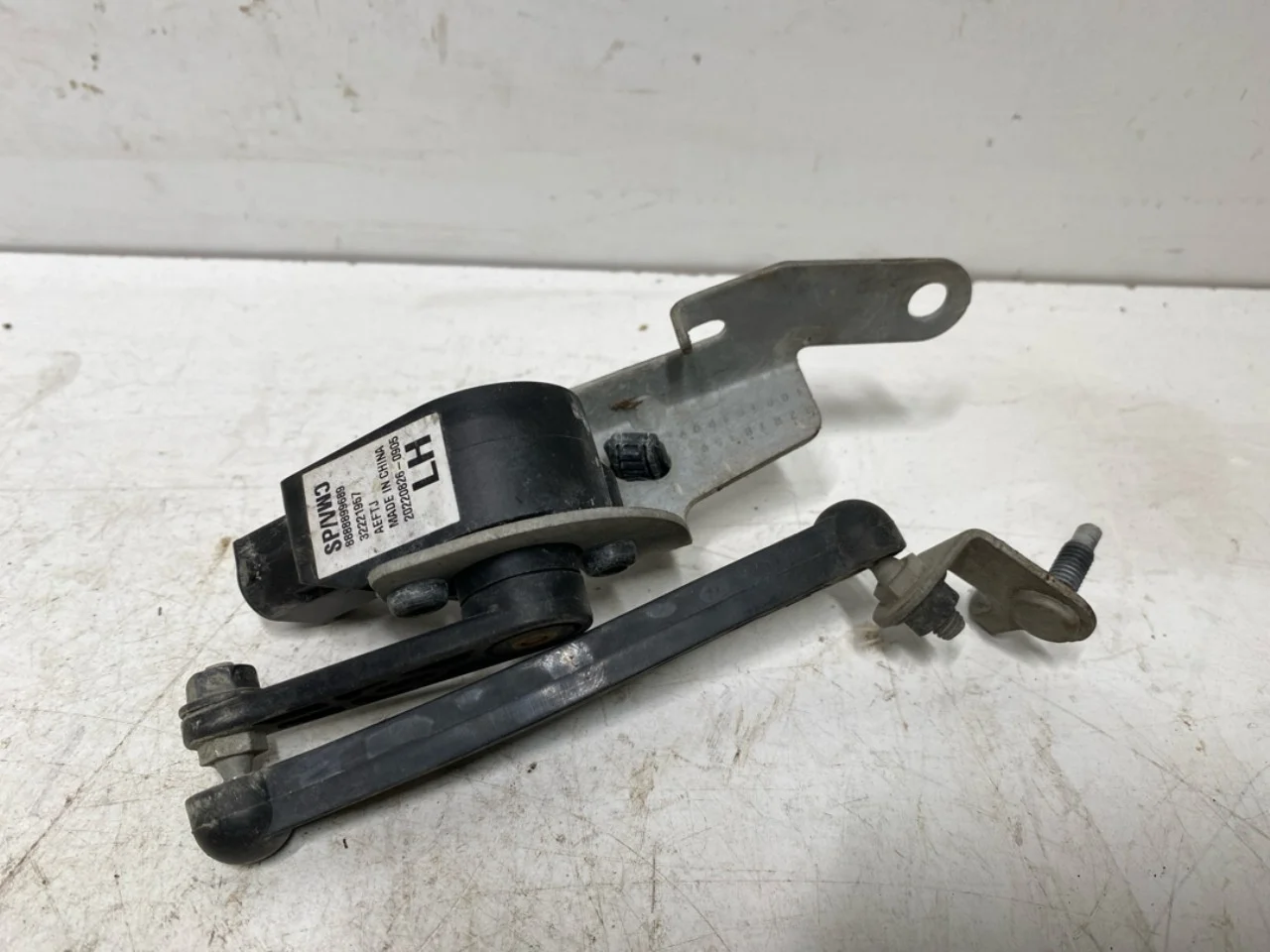 Polestar 2 2020- Level control / air suspension sensor