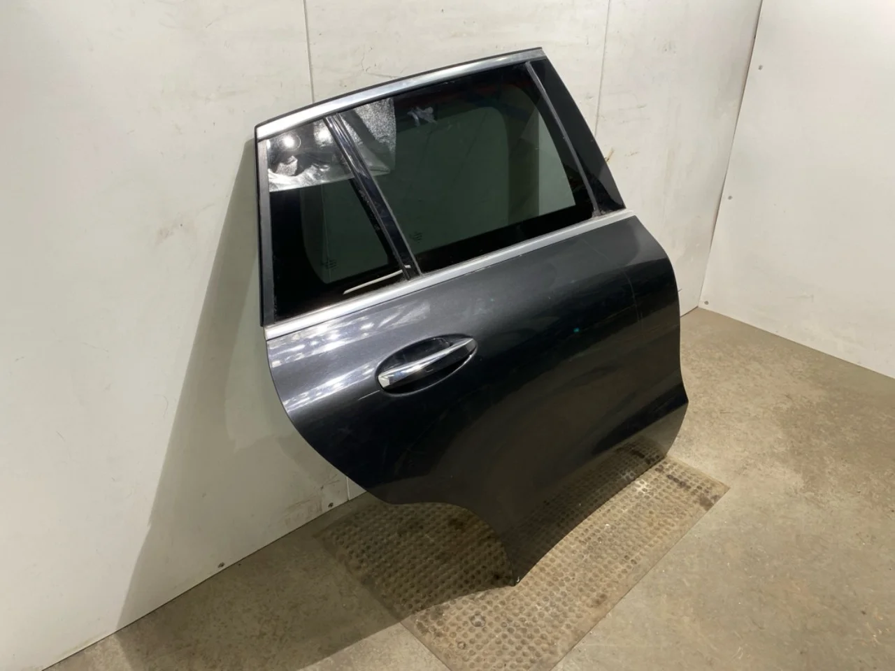 Mercedes EQC 2020- Door, 4-door, rear right view 2