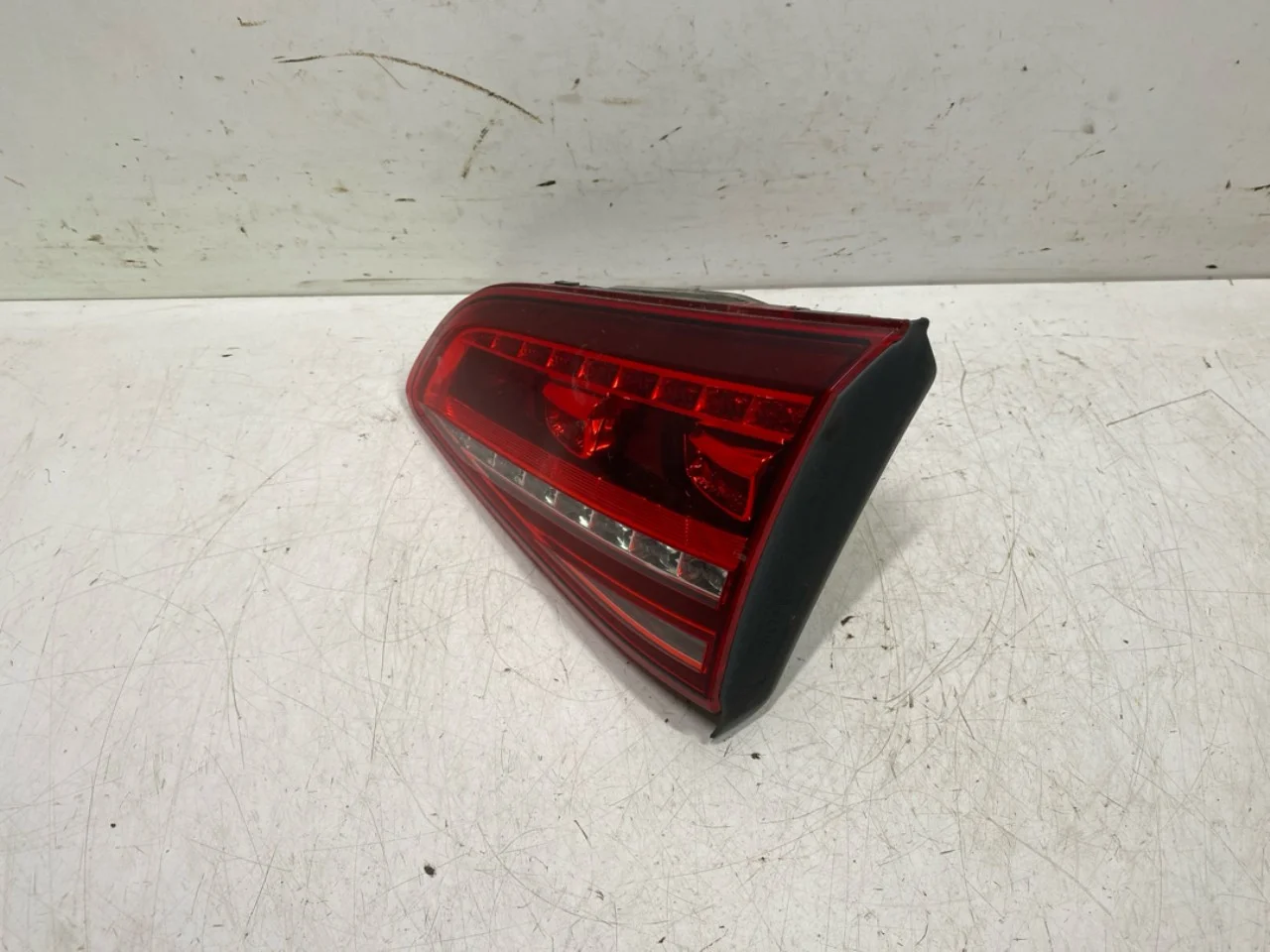 Volkswagen GOLF, E-GOLF VII 2013-20 Right tail light on tailgate, inner view 3