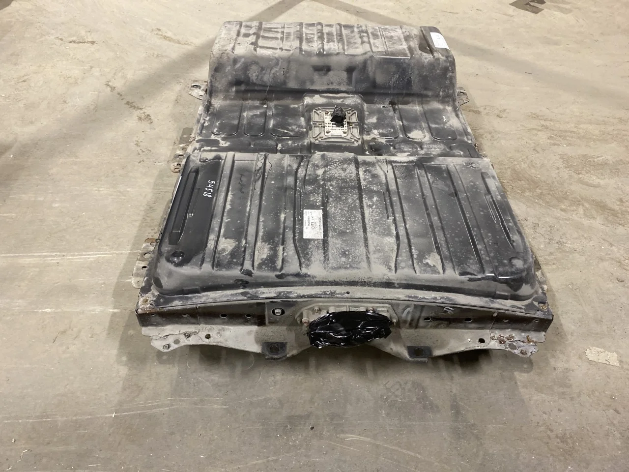 Nissan LEAF 2011-17 High-voltage battery view 2
