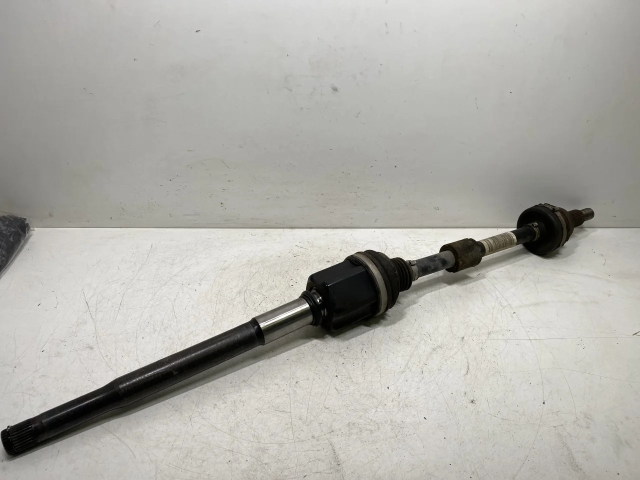 Jaguar I-PACE 2018- Rear right driveshaft view 2