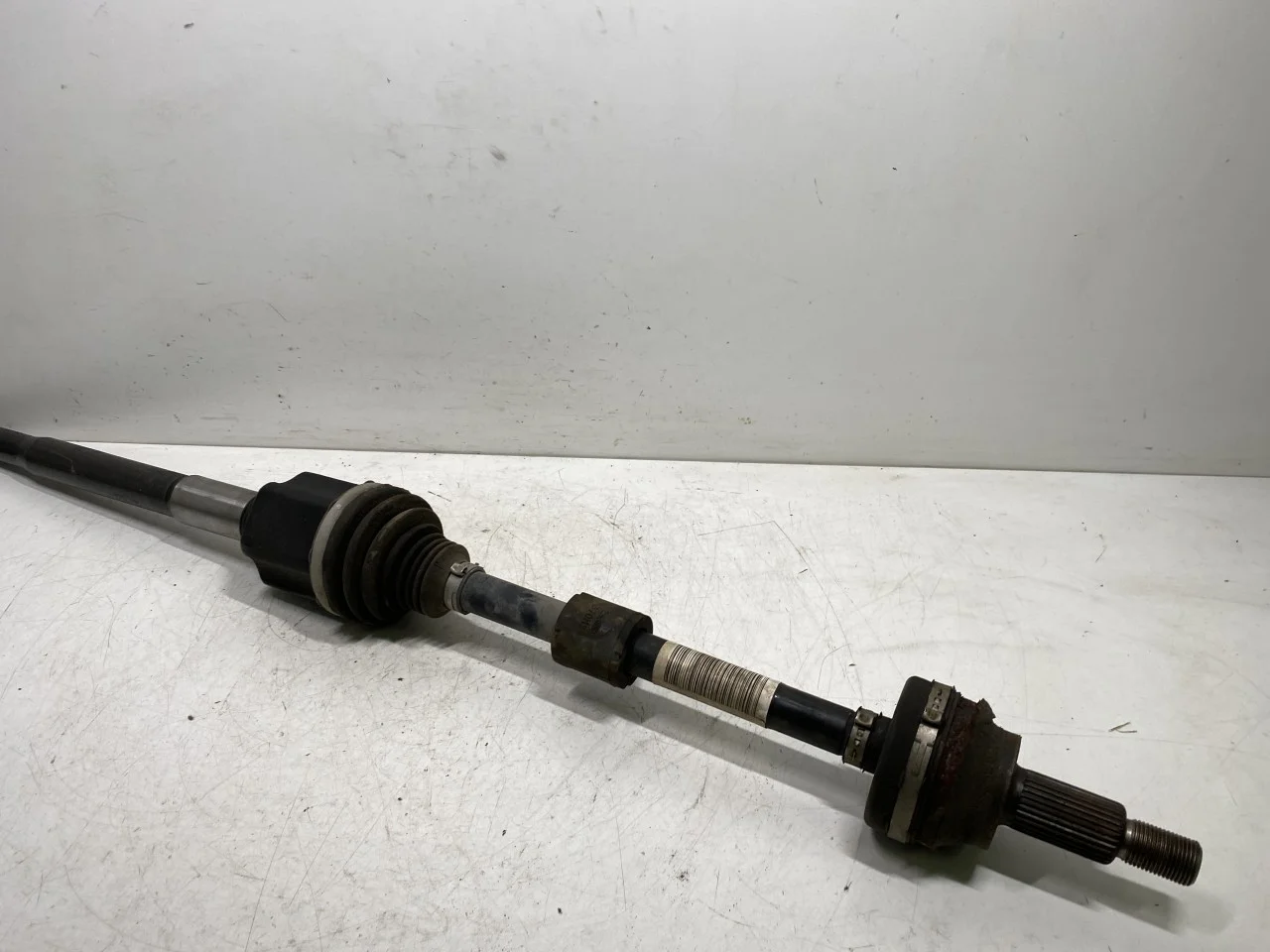 Jaguar I-PACE 2018- Rear right driveshaft view 3