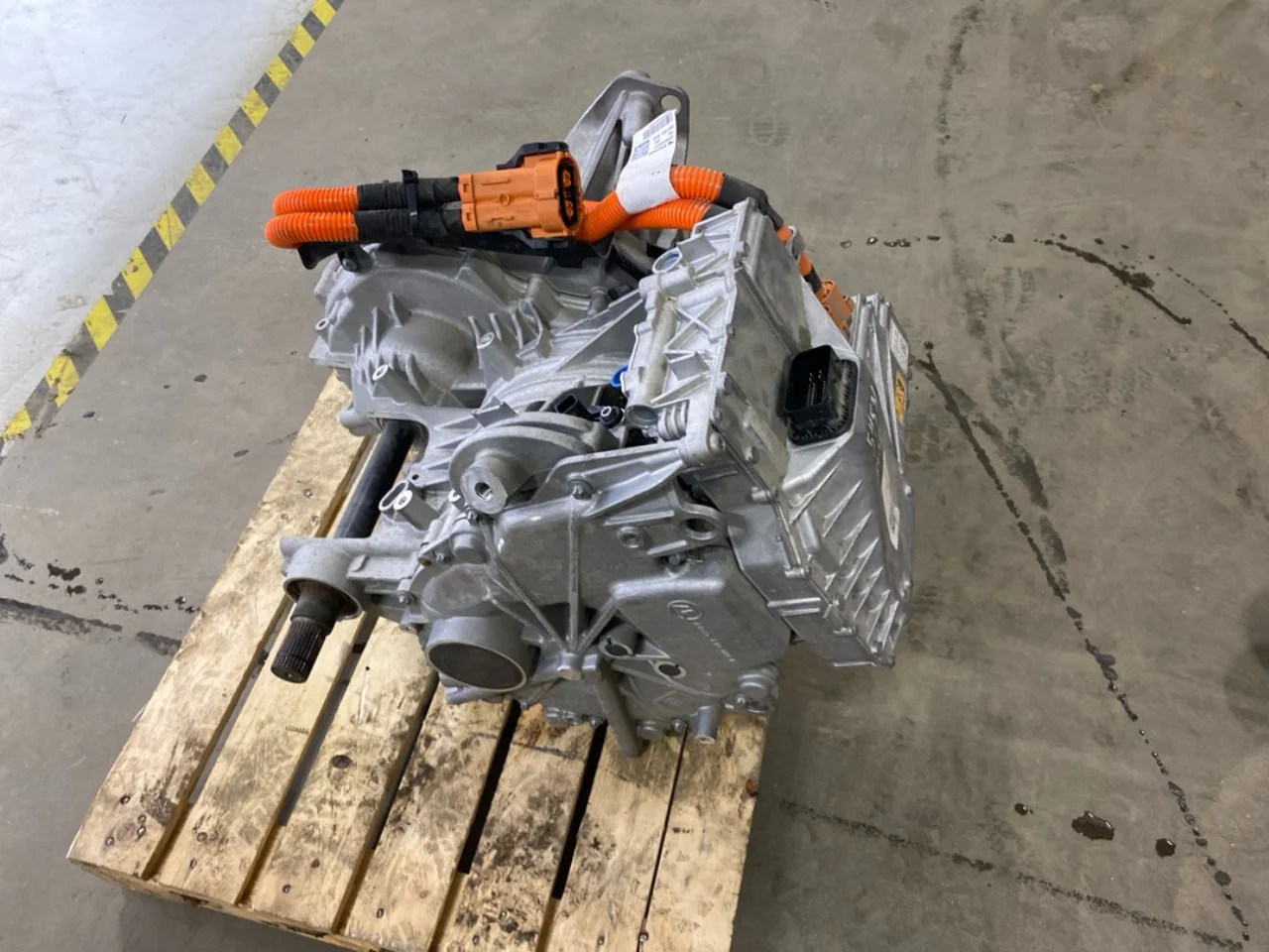 Mercedes EQC 2020- Elektromos motor, első vedere 3