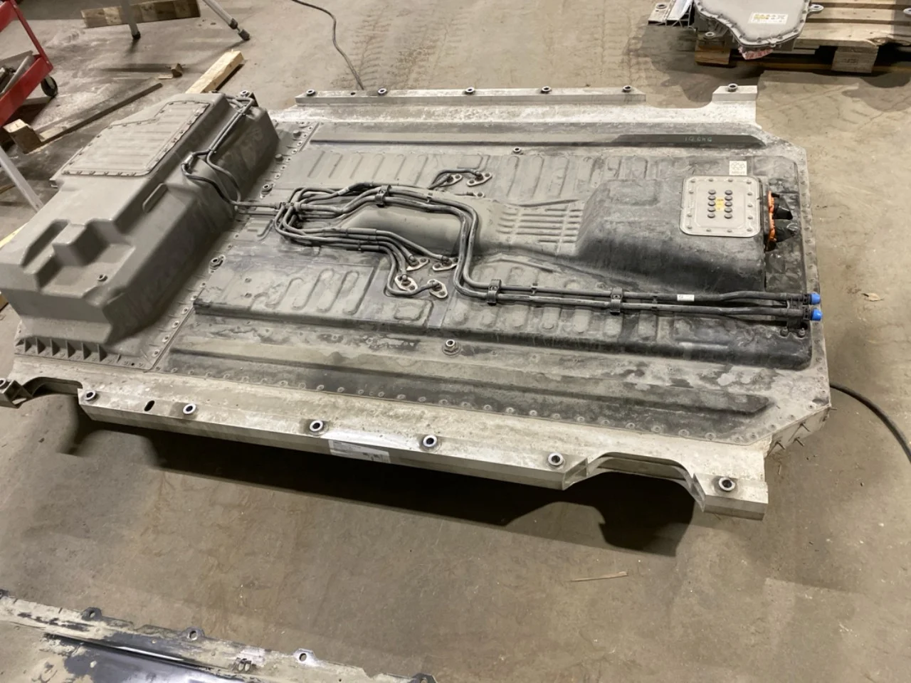 Mercedes EQC 2020- High-voltage battery view 3