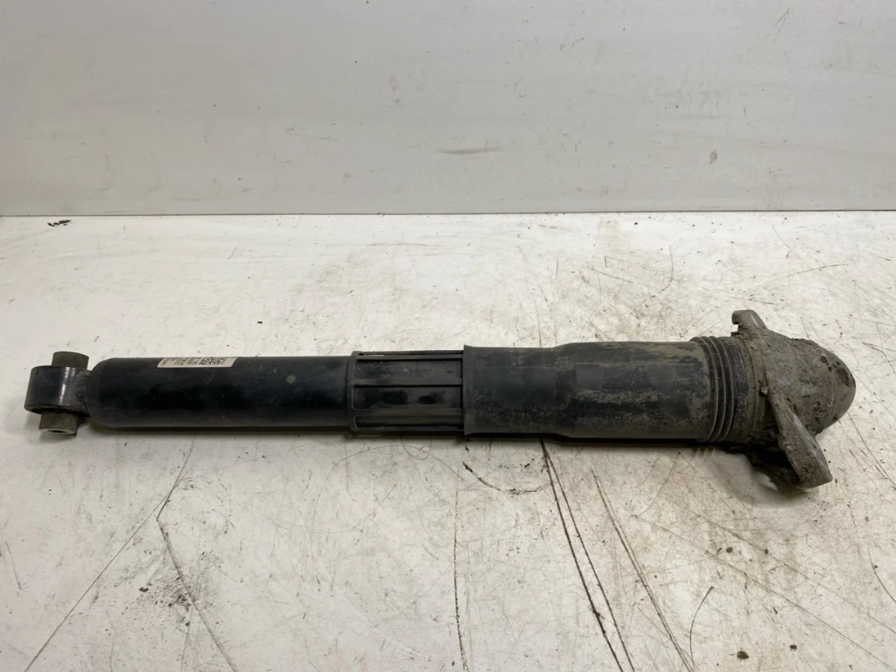 Volkswagen ID.4 2021- Amortizor, spate