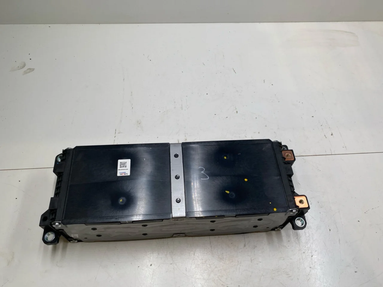 High-voltage battery cell / module