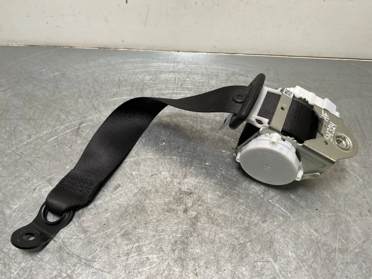 BMW I3 I01 2013-22 Rear right seat belt view 2