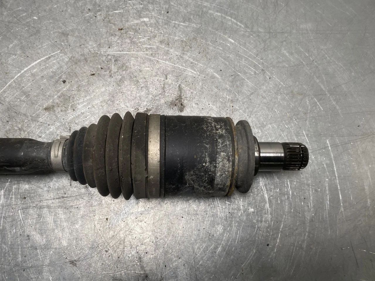 BMW I3 I01 2013-22 Rear right driveshaft view 2