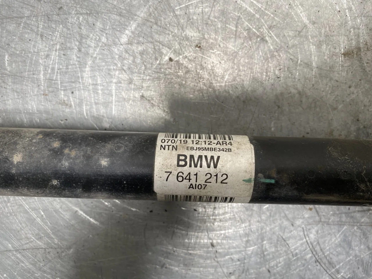 BMW I3 I01 2013-22 Rear right driveshaft view 3
