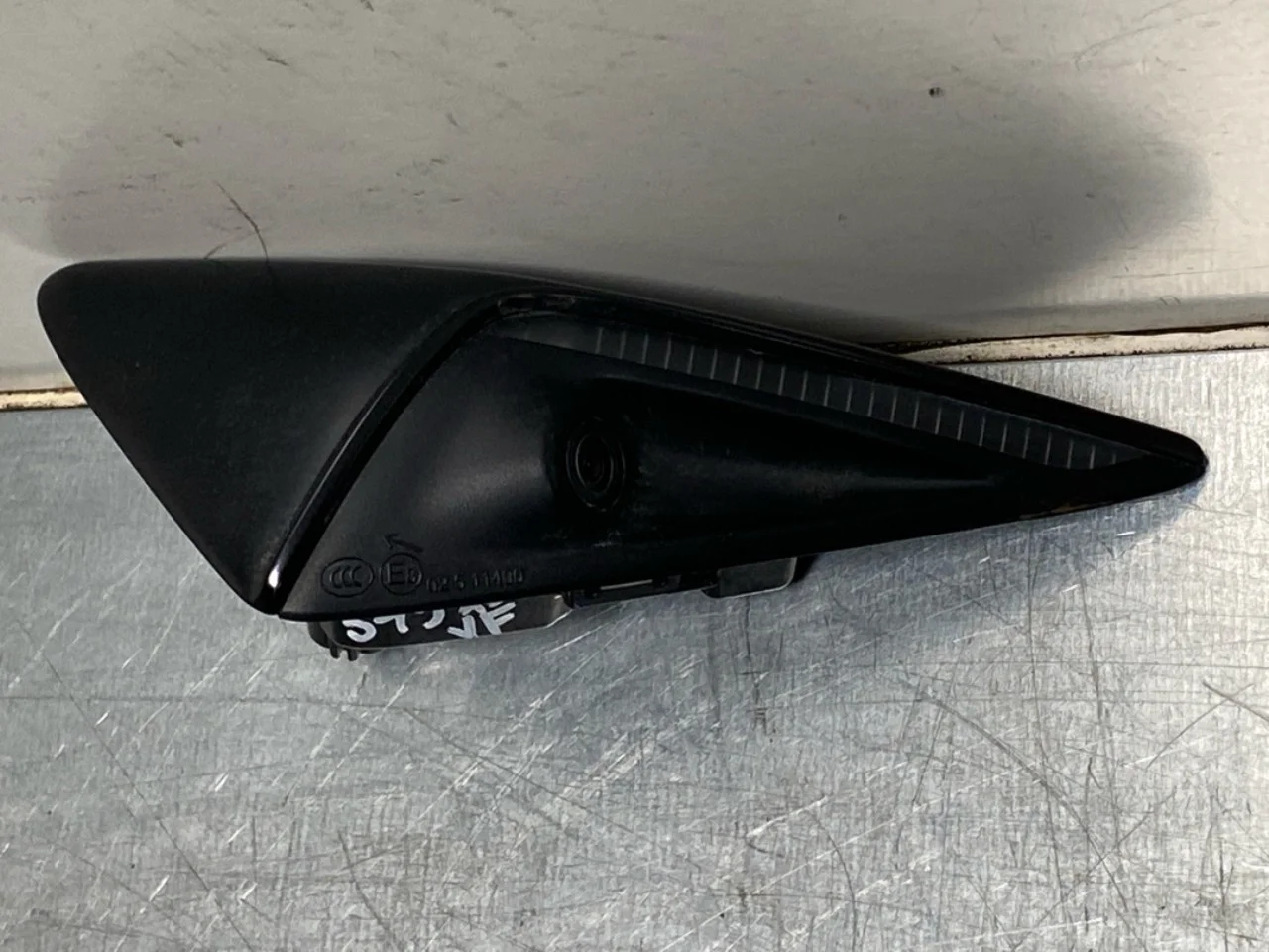 Tesla MODEL Y 2021- Külső kamera