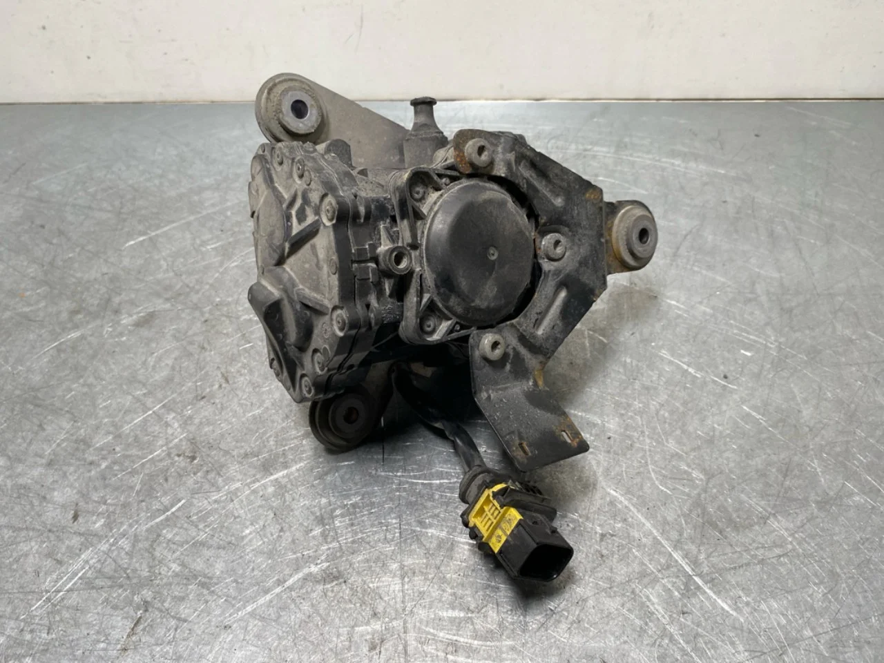 Mercedes B 180-200 W246/W242 2012-19 Pompă de vacuum vedere 2