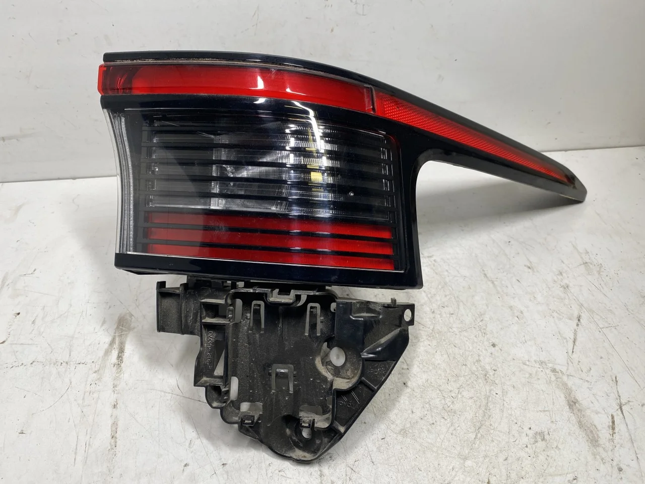 Toyota BZ4X EA10 2022- Hátsó lámpa, jobb