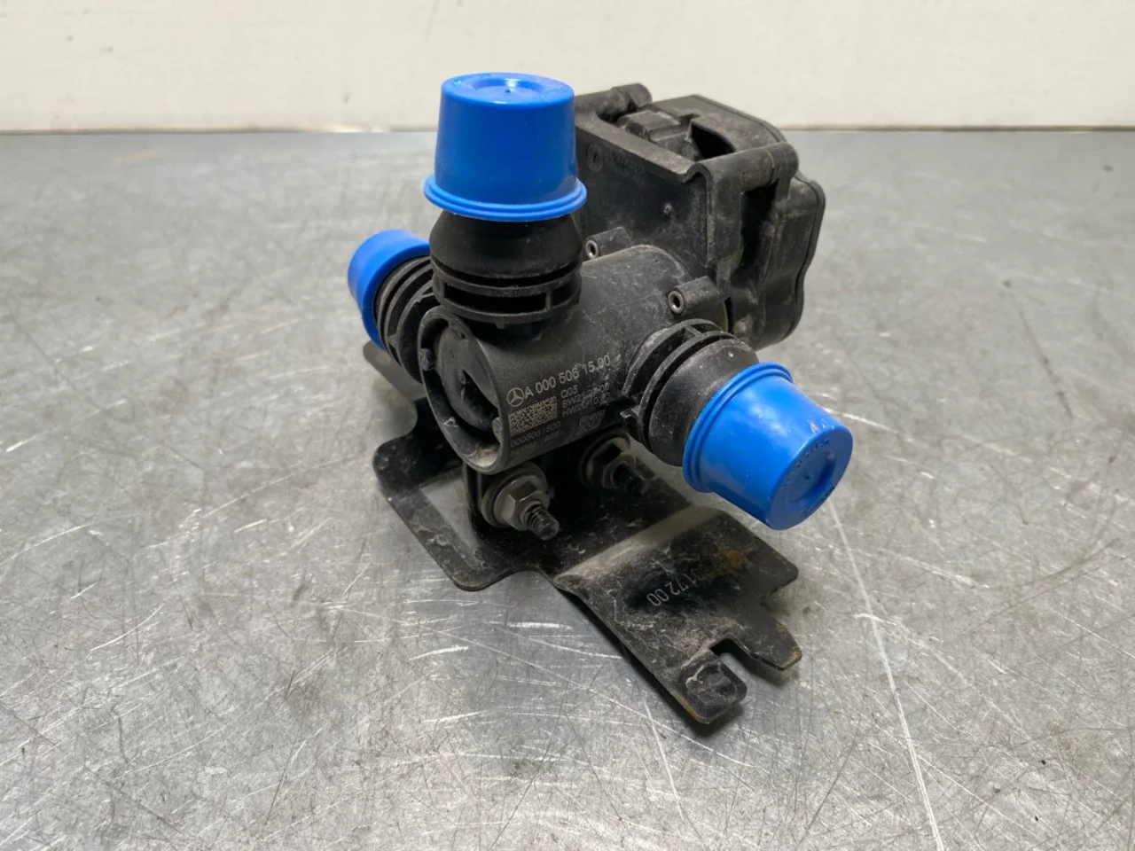 Mercedes EQS V297 2022- Keringtetőszivattyú view 2