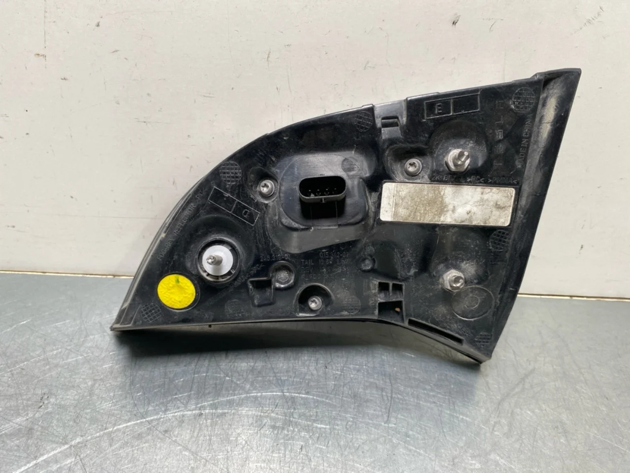 Tesla MODEL Y 2021- Rear light, left, on tailgate (inner) view 2
