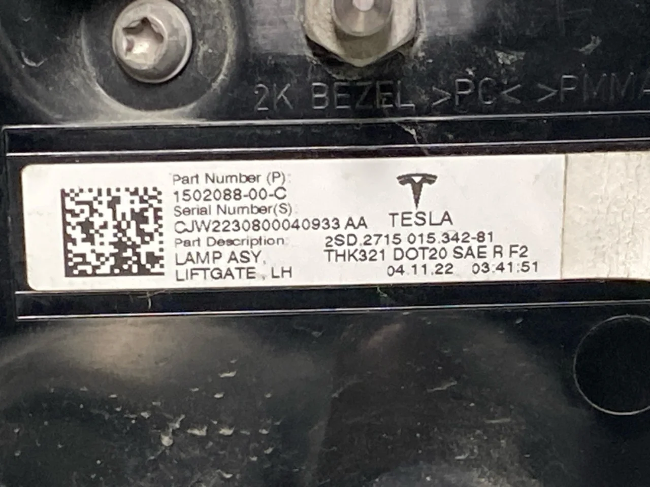 Tesla MODEL Y 2021- Lampă spate, stânga, pe hayon (interioară) vedere 3