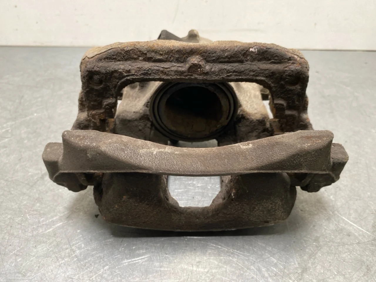 Mercedes B 180-200 W246/W242 2012-19 Etrier frână față stânga vedere 3