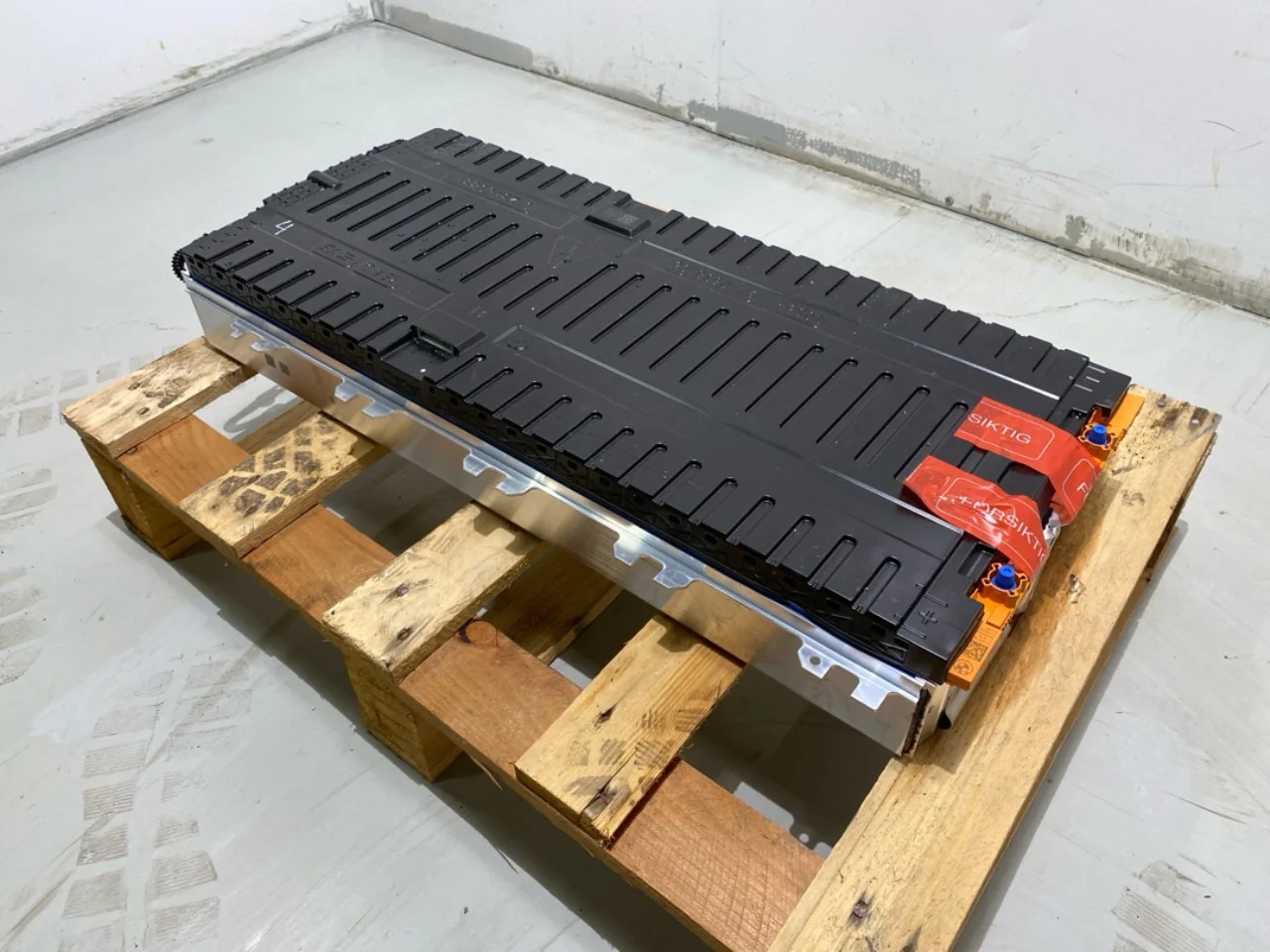 BMW IX 2022- High-voltage battery cell / module view 2