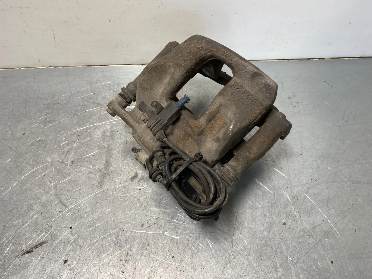 Mercedes B 180-200 W246/W242 2012-19 Front right brake caliper view 2