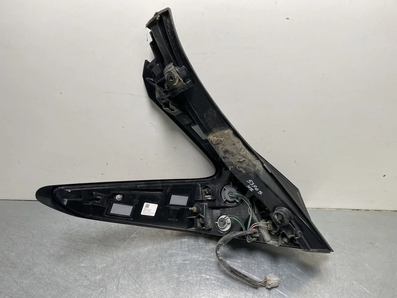 Nissan LEAF 2017-24 Right tail light view 4